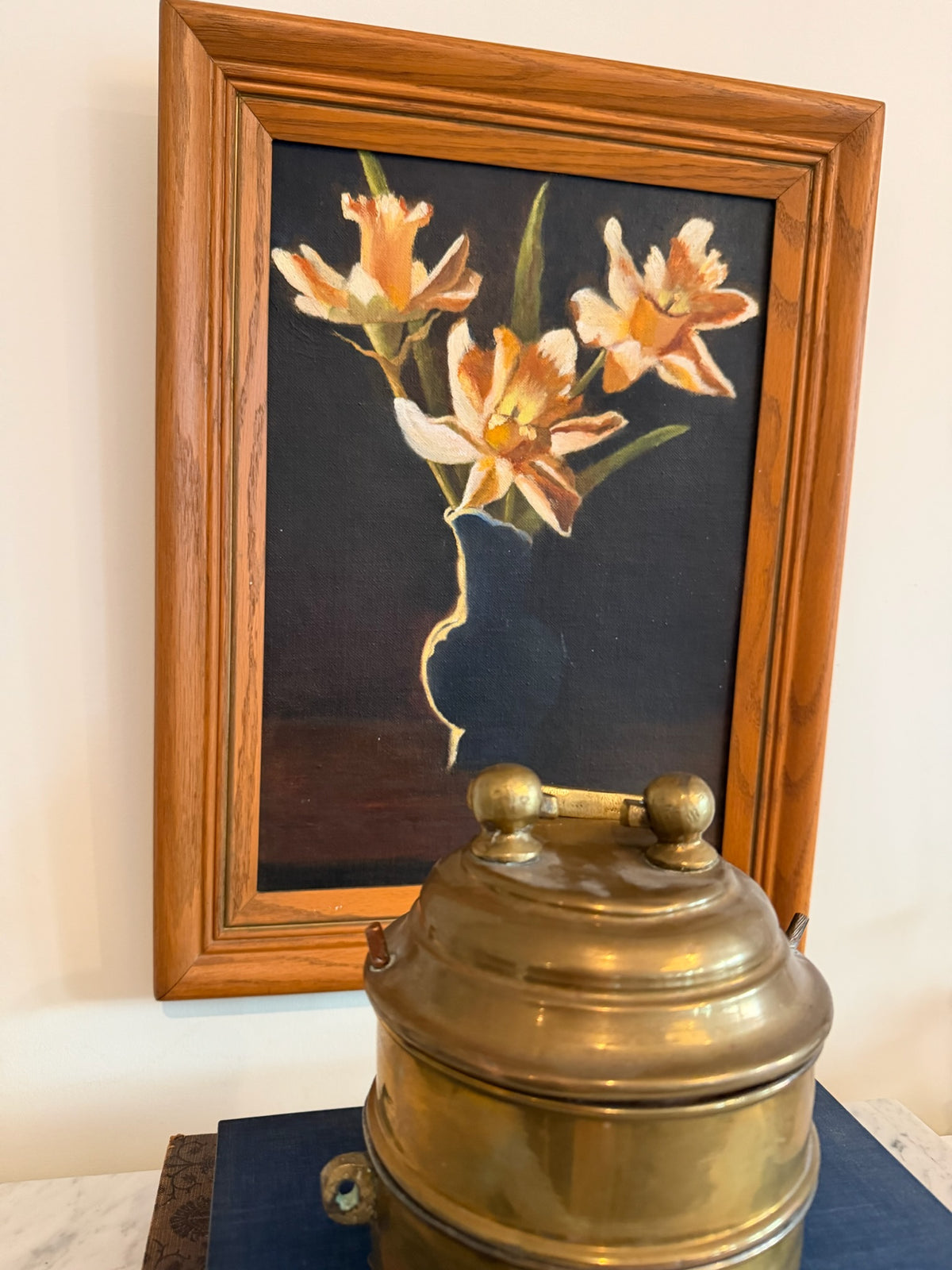 "High Lights" - Vintage original mid-century floral still life oil painting (by Neva Roach 13" x 17.25")