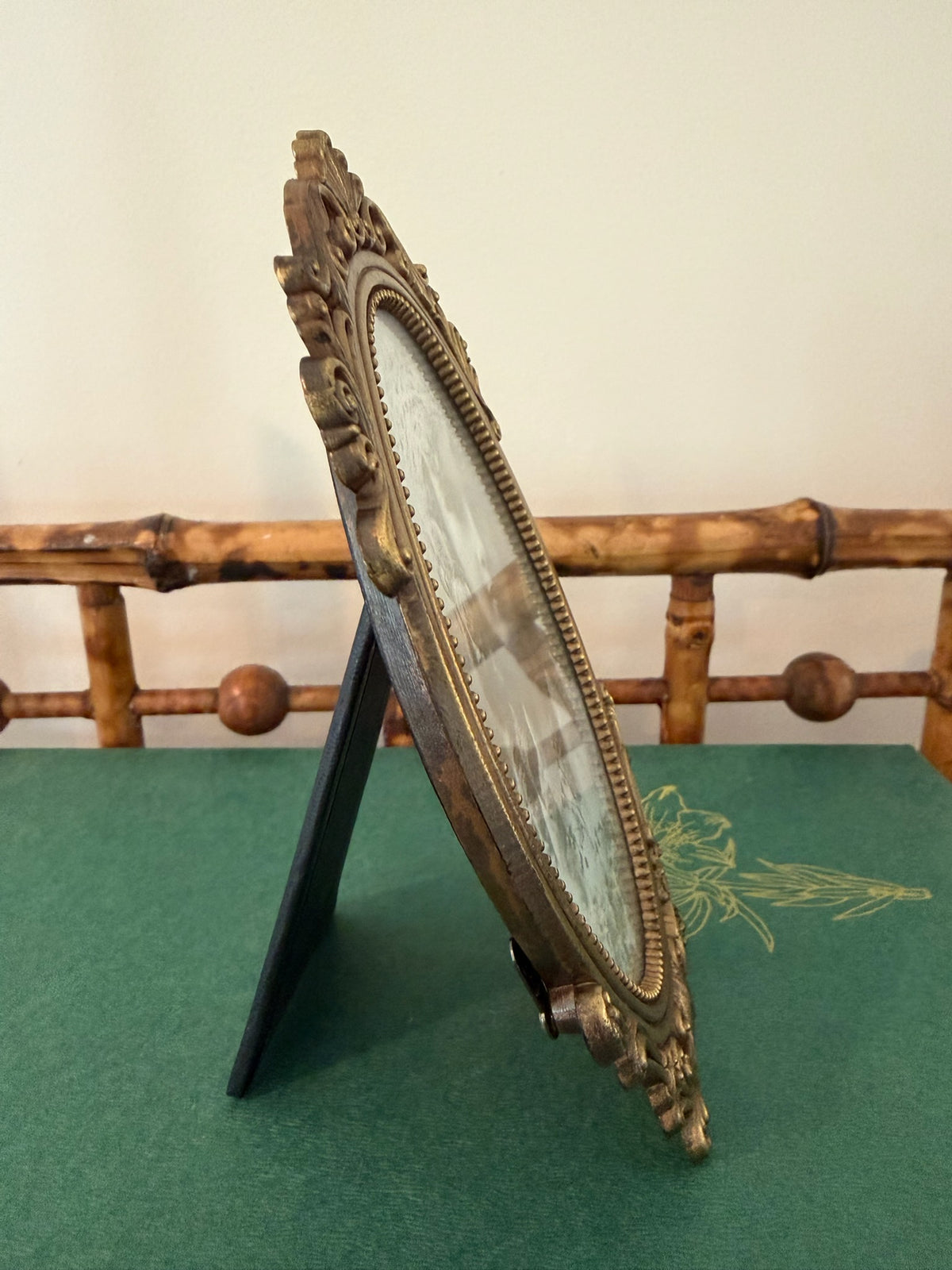 Vintage Hollywood Regency Ornate Gold Tone Oval Small Picture Frame – Tabletop Brass Style Frame with Easel Back, Made in Korea