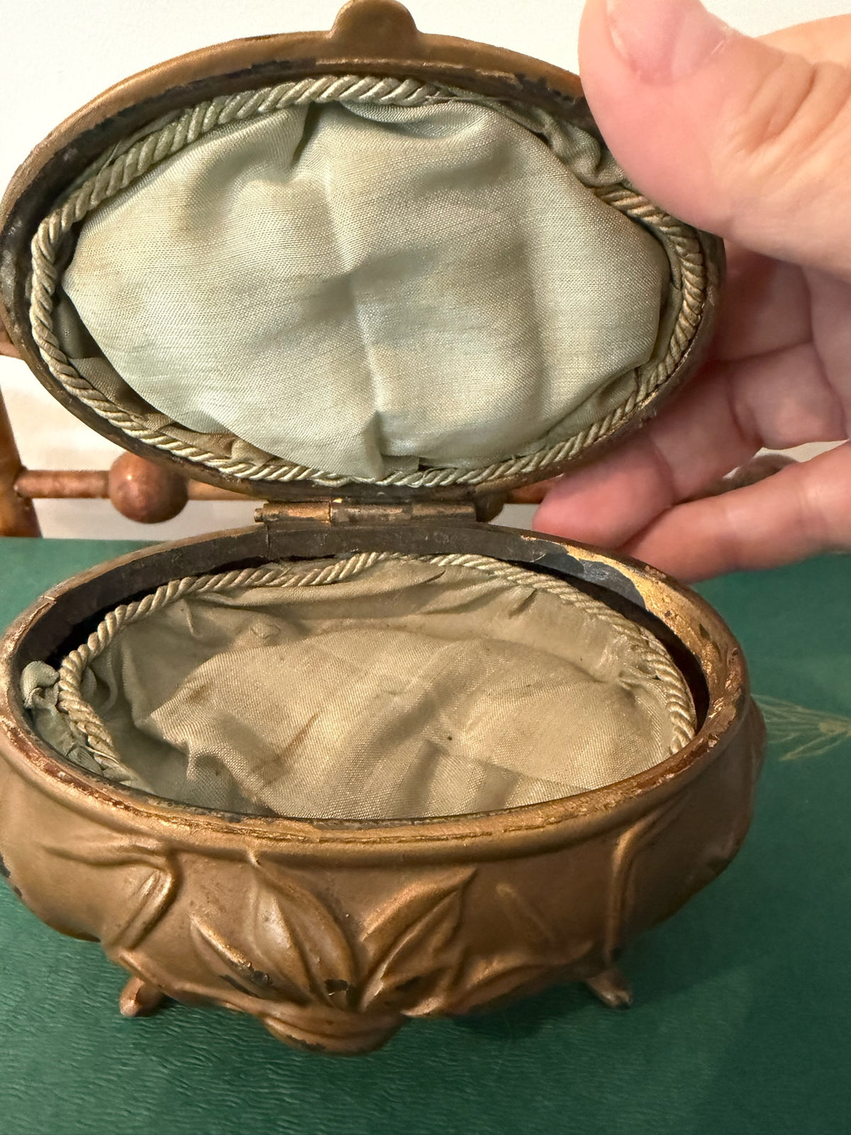 Antique Benedict Mfg Co 921 Art Nouveau Jewelry Box Casket with Original Lining