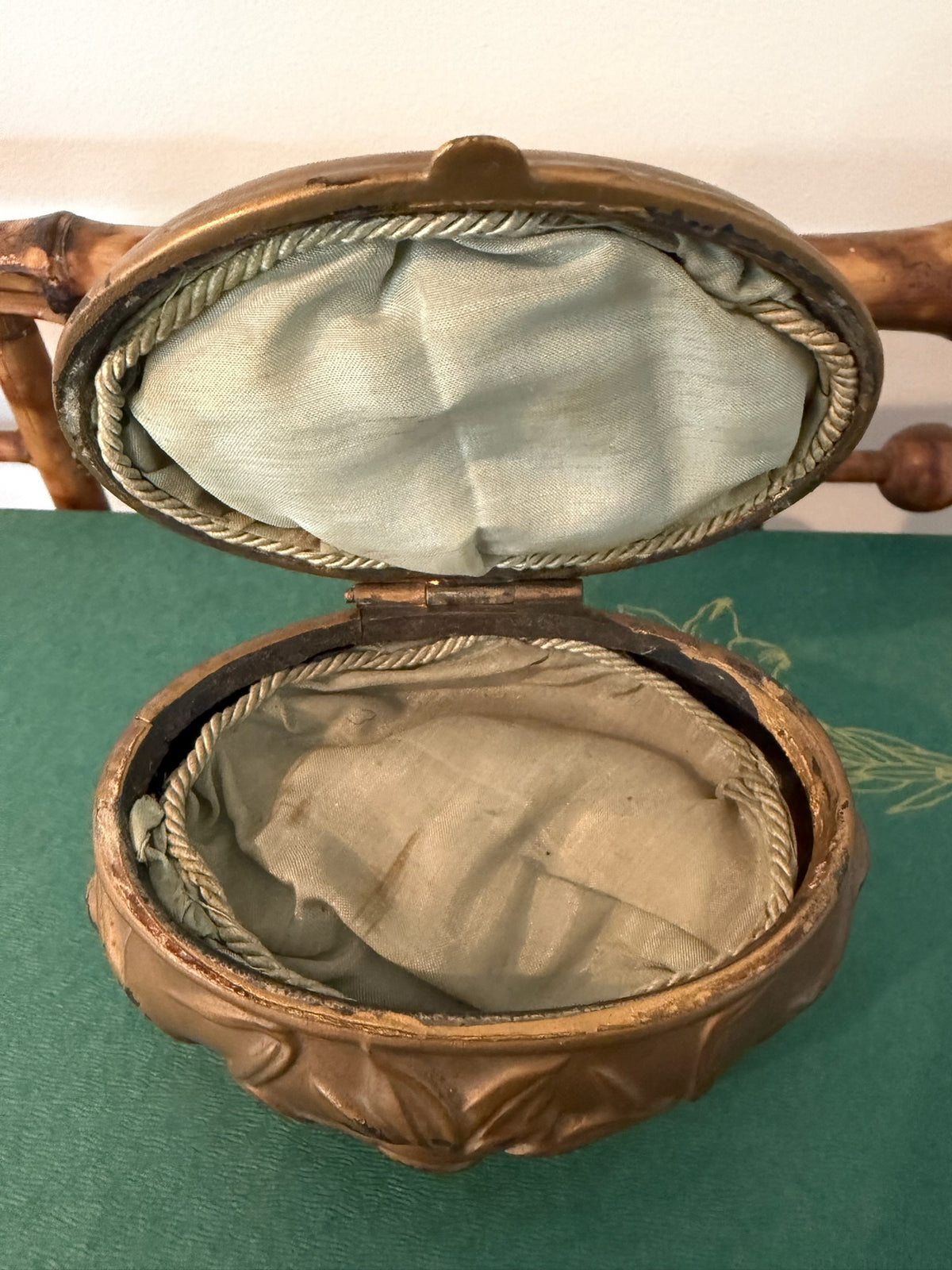 Antique Benedict Mfg Co 921 Art Nouveau Jewelry Box Casket with Original Lining